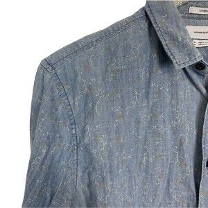 Urban Outfitters Standard Fit Floral Chambray Button Down Shirt Size XL